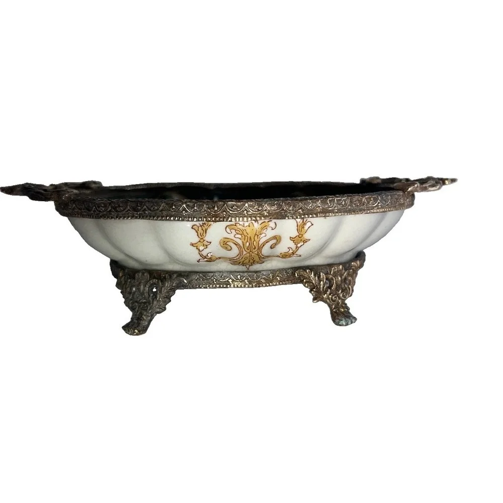 (8)Vintage HUA PING TAN ZHI Porcelain Bronze Footed Soap Floral Trinket Tray